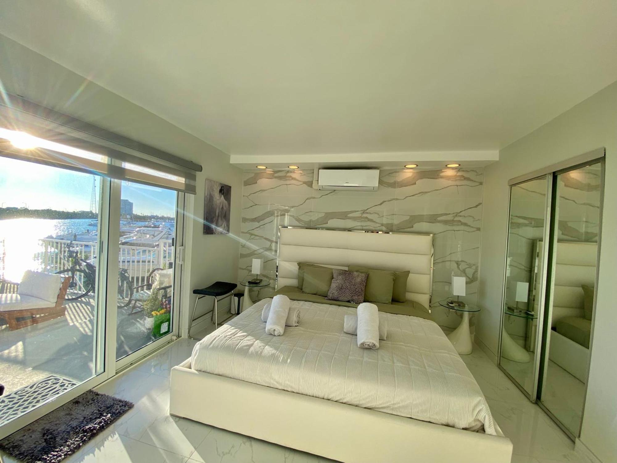 Luxurious Remodeled Direct Waterfront Apartment With Miami Skyline View And Outdoor Terrace Free Parking 5Min Drive To Маями Бийч Екстериор снимка