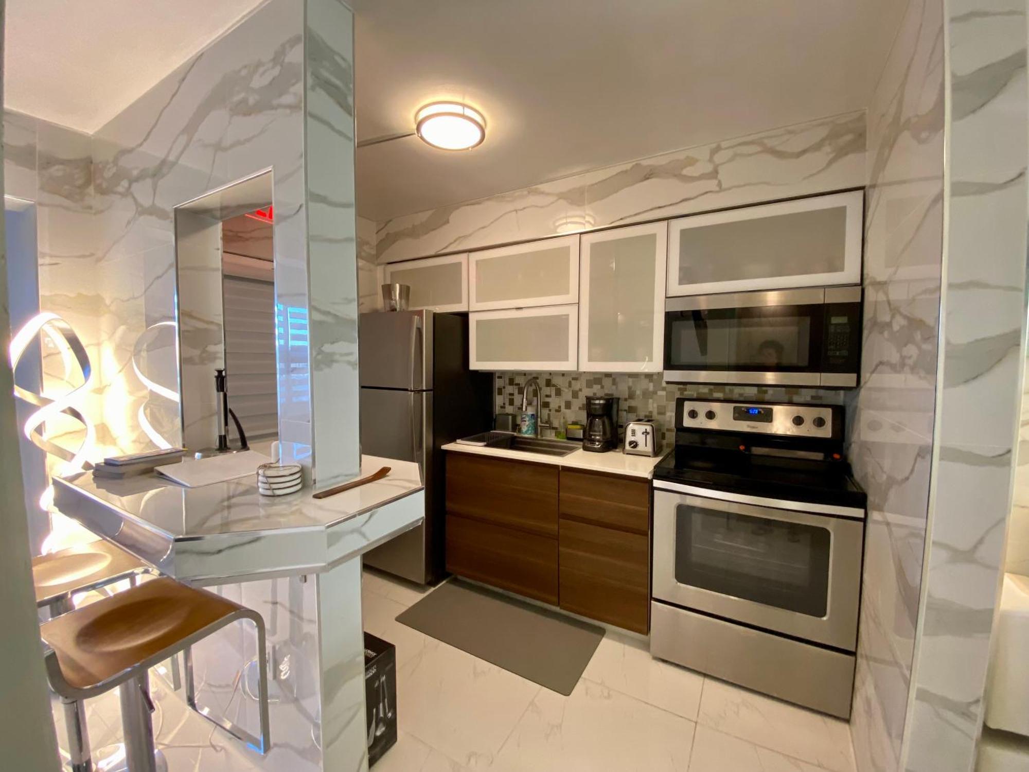 Luxurious Remodeled Direct Waterfront Apartment With Miami Skyline View And Outdoor Terrace Free Parking 5Min Drive To Маями Бийч Екстериор снимка