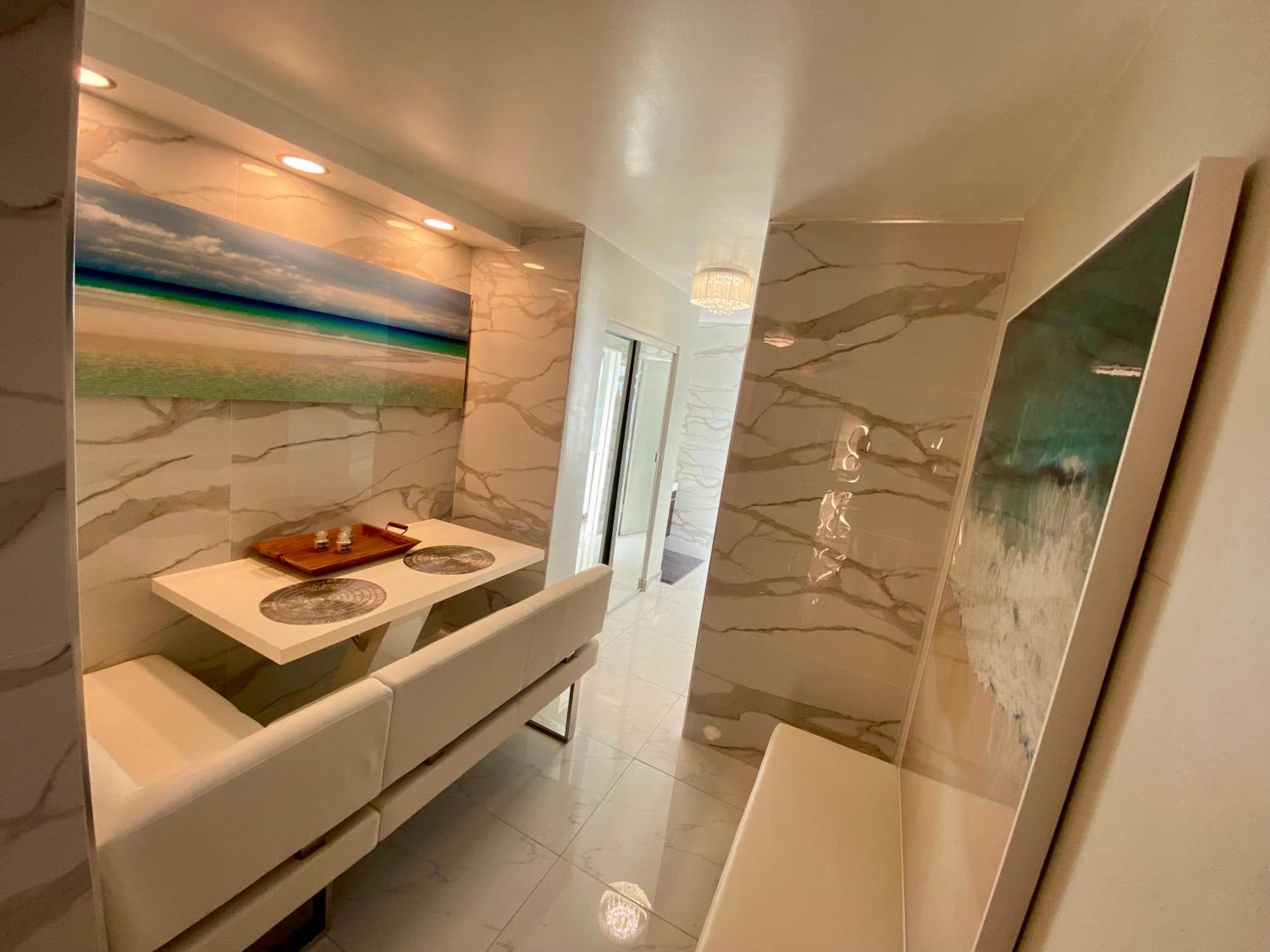 Luxurious Remodeled Direct Waterfront Apartment With Miami Skyline View And Outdoor Terrace Free Parking 5Min Drive To Маями Бийч Екстериор снимка