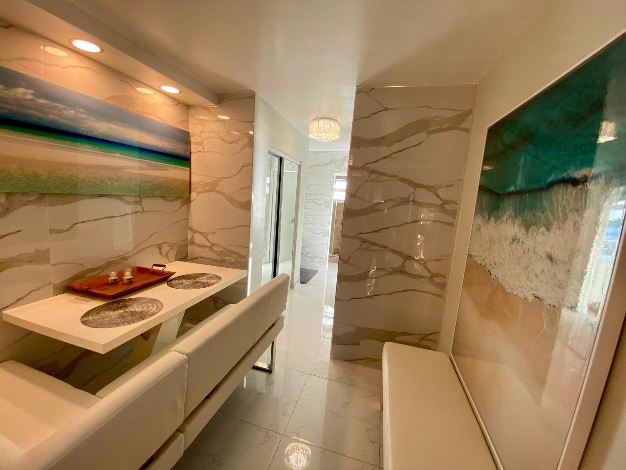 Luxurious Remodeled Direct Waterfront Apartment With Miami Skyline View And Outdoor Terrace Free Parking 5Min Drive To Маями Бийч Екстериор снимка