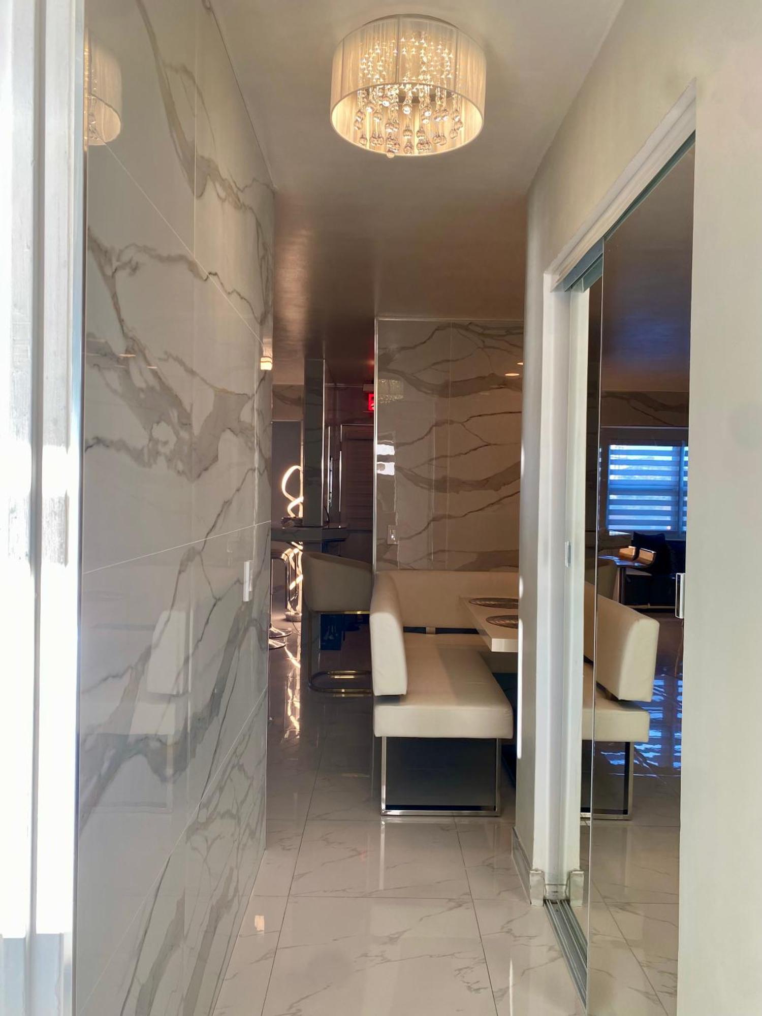 Luxurious Remodeled Direct Waterfront Apartment With Miami Skyline View And Outdoor Terrace Free Parking 5Min Drive To Маями Бийч Екстериор снимка