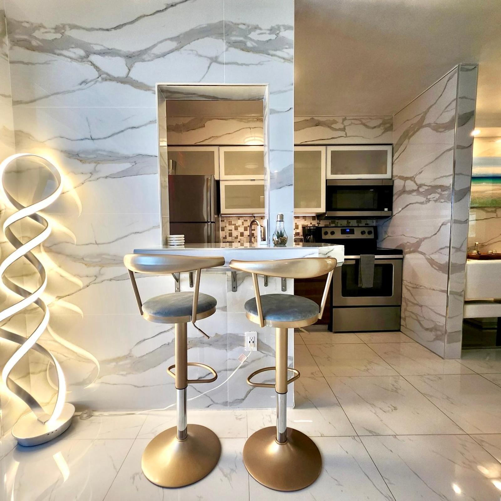 Luxurious Remodeled Direct Waterfront Apartment With Miami Skyline View And Outdoor Terrace Free Parking 5Min Drive To Маями Бийч Екстериор снимка