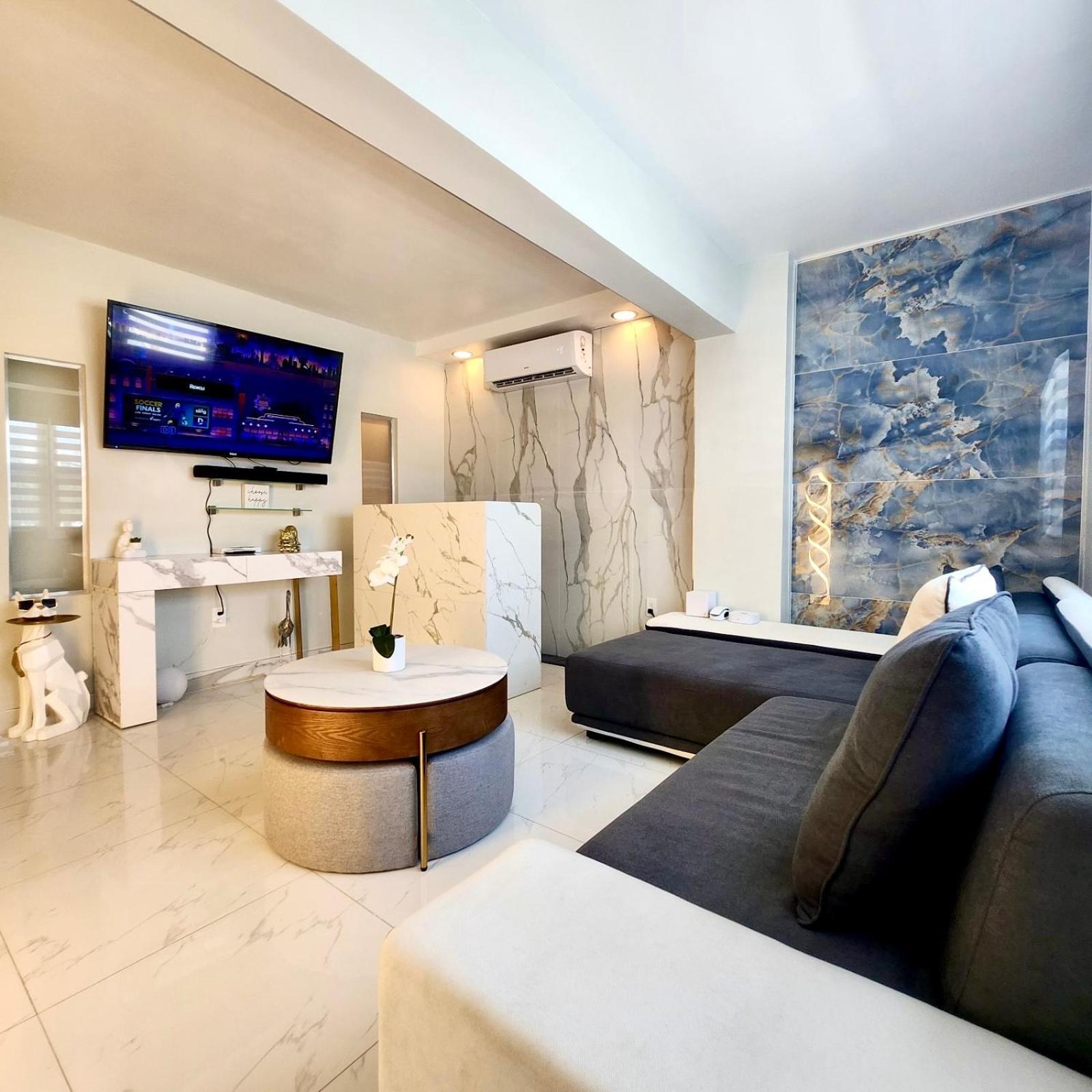 Luxurious Remodeled Direct Waterfront Apartment With Miami Skyline View And Outdoor Terrace Free Parking 5Min Drive To Маями Бийч Екстериор снимка